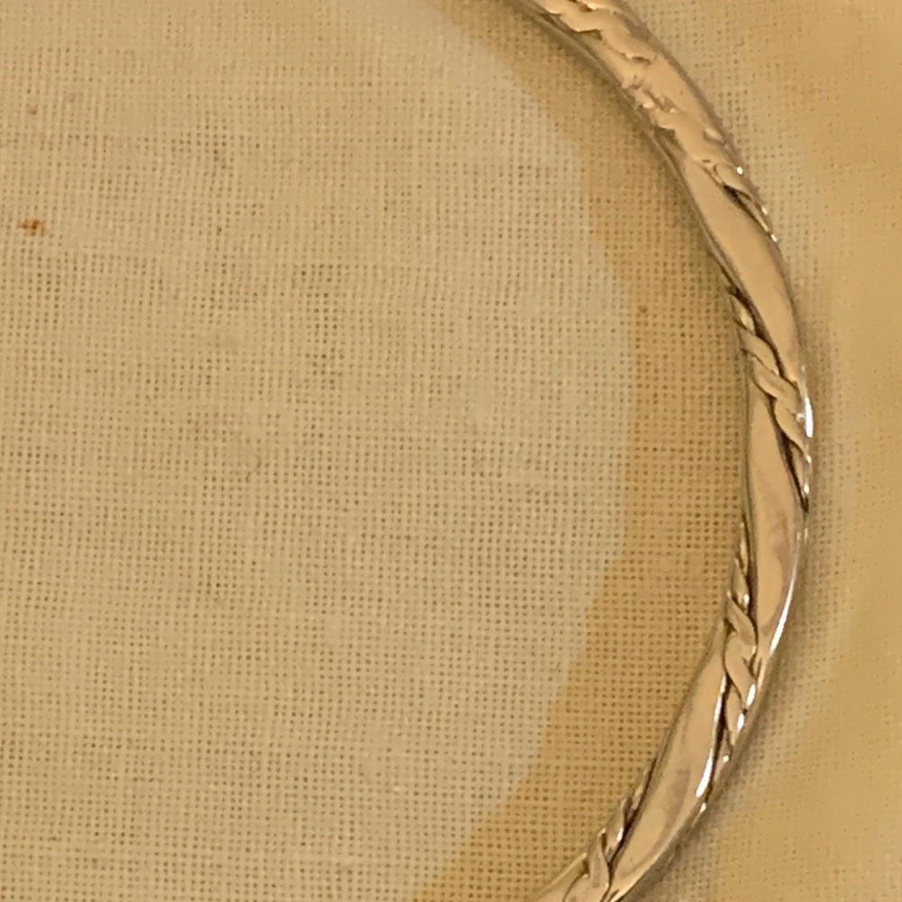 Vintage Monet Bracelet Twisted Bangle - Silver Tone - Vintage Signed - Picture 7 of 7